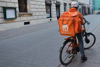 Będą zmiany w Pyszne.pl. Platforma reaguje na reformę PIP