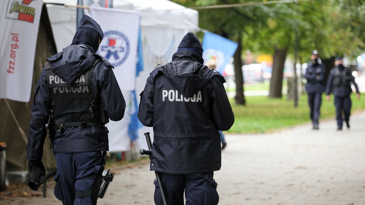 "Białe Miasteczko 2.0" powstało po manifestacji pracowników ochrony zdrowia w pobliżu Kancelarii Prezesa Rady Ministrów. 