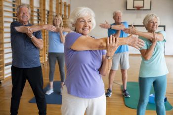 Gimnastyka, joga i pilates dla seniorów. Rusza II edycja miejskiego projektu [harmonogram]