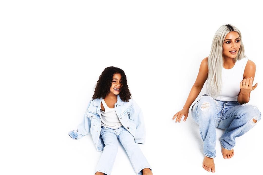 Świąteczna sesja rodziny Kardashian 

fot. Instagram