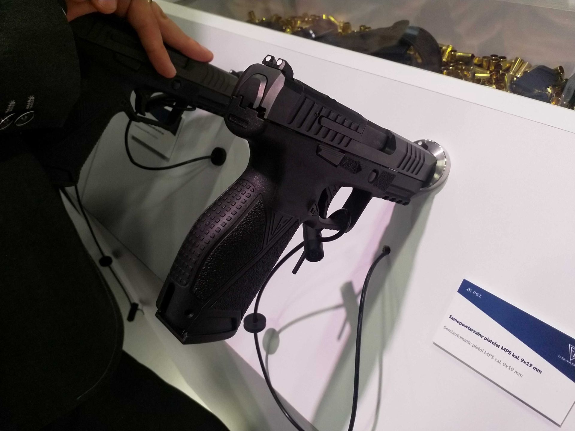Nowy pistolet Fabryki Broni MPS pokazany na targach MSPO 2023,