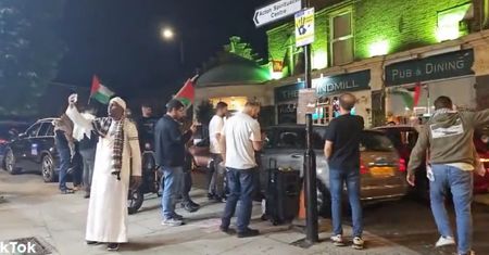 Ulice Londynu. Tak Palestyńczycy cieszą się po ataku na Izrael