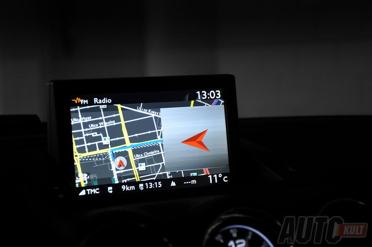 Peugeot RCZ 1,6 THP 200 KM test wnętrze nawigacja