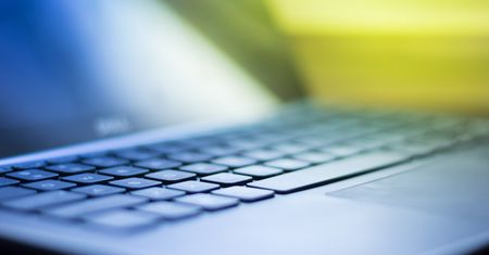 Windows 10 20H1. Nowa kompilacja ułatwia pisanie po polsku podpowiedziami i autokorektą