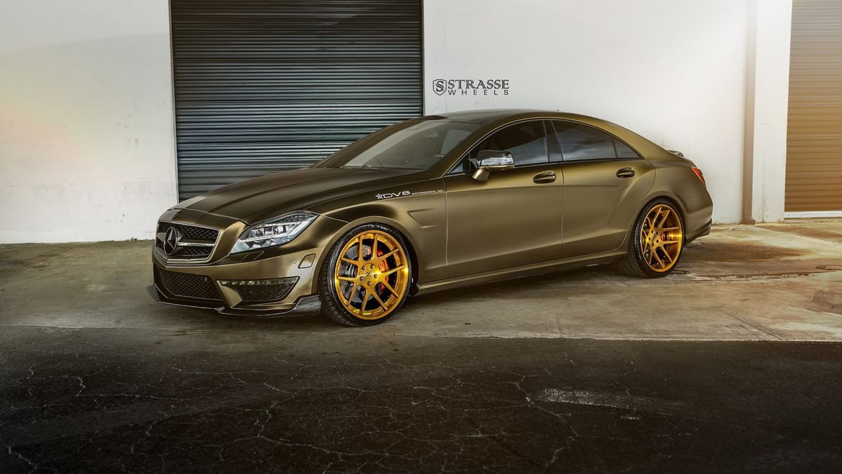 Ten model w specyfikacji fabrycznej robi nie lada wrażenie, ale zawsze jest jakieś pole do popisu, szczególnie dla amerykańskich tunerów. Auto prezentuje firma, która ma akurat najmniejszy udział w jego budowie.