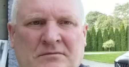 Jacek Jaworek jest za granicą? Dziwne logowania na Facebooku