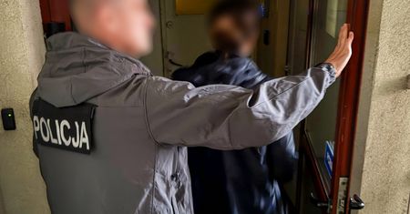Wyłudzali z Funduszu Sprawiedliwości. Trzy osoby zatrzymane