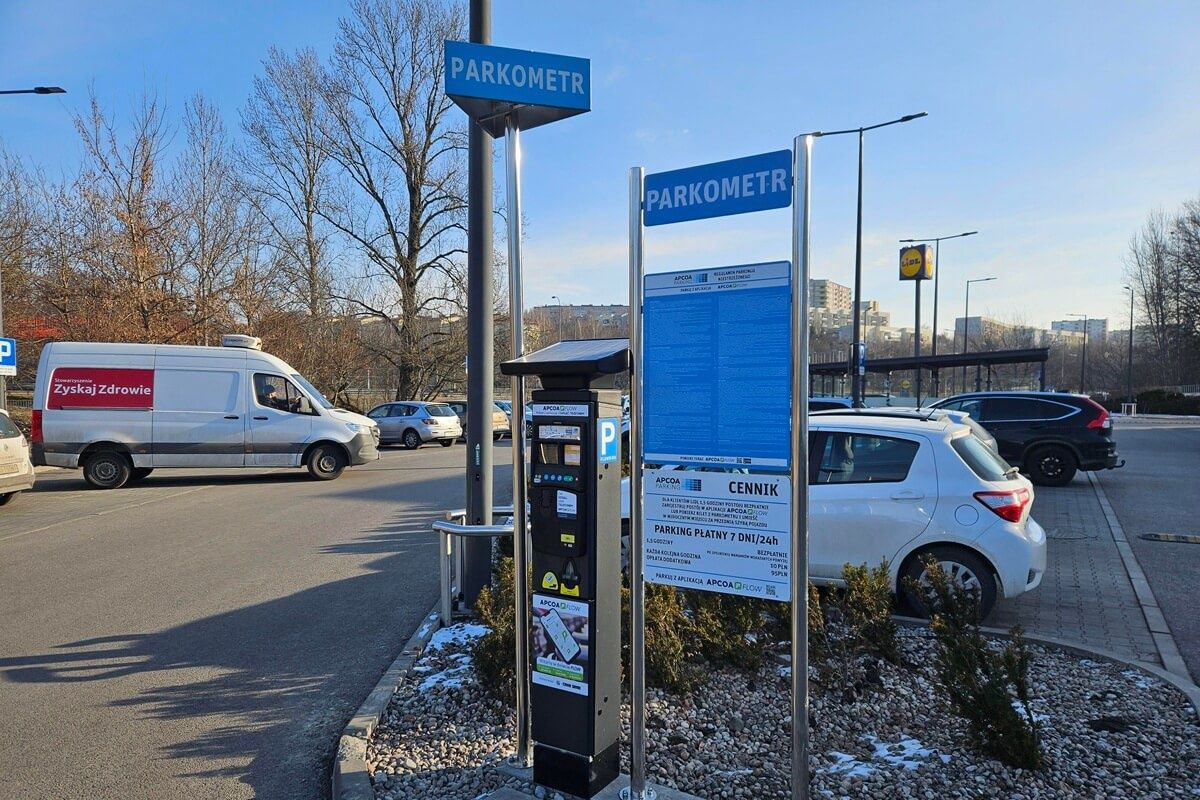 Parkometr na parkingu marketu Lidl przy al. Solidarności w Lublinie