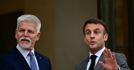 Francuzi chcą atomu w Czechach. Macron przyjeżdża do Pragi