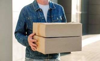 UOKiK ściga greenwashing. Allegro, DPD, DHL i InPost z zarzutami