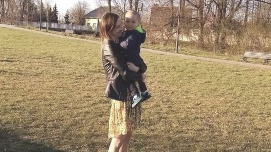 Karolina Kotlarz zmaga się z ciężką chorobą dziedziczną. Wole przetrwania daje jej synek (siepomaga.pl)