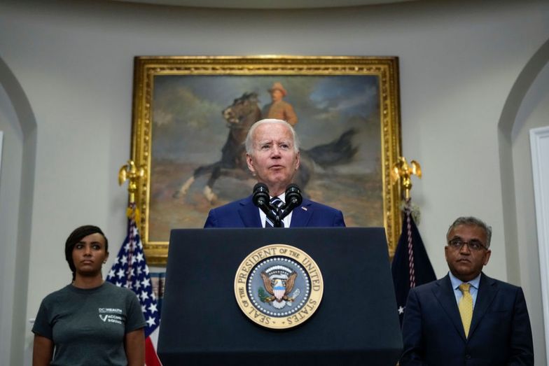 President Biden Speaks On COVID-19 Vaccines For Children Under 5WASHINGTON, DC - JUNE 21: U.S. President Joe Biden speaks about Covid-19 vaccines for children, in the Roosevelt Room of the White House on June 21, 2022 in Washington, DC. Also pictured, L-R, are Arsema Desta, Site Lead at Anacostia/Congress Heights COVID Center, and White House Coronavirus Response Coordinator Dr. Ashish Jha. Last week, the U.S. Food and Drug Administration (FDA) authorized Covid-19 vaccines for children under 5 years old. The Centers for Disease Control and Prevention (CDC) signed off on the decision over the weekend and children can start getting the shots beginning this week. (Photo by Drew Angerer/Getty Images)Drew Angererwashington, white house