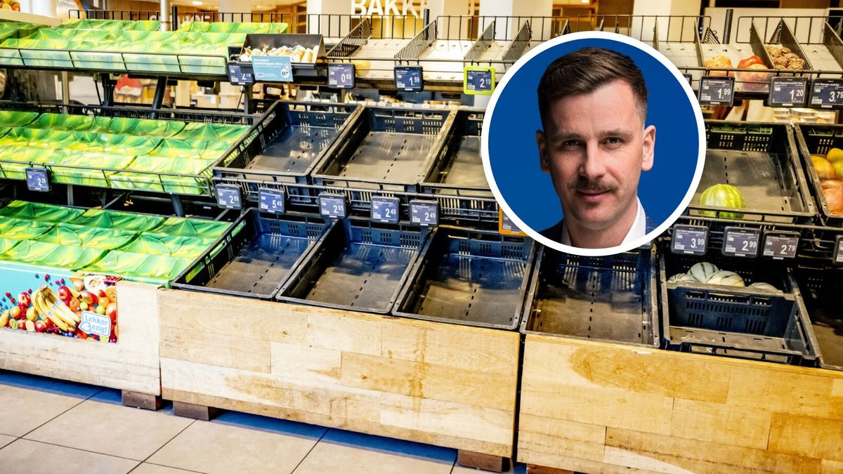 Puste półki w sklepach w Rotterdamie po cyberataku. W kółku 