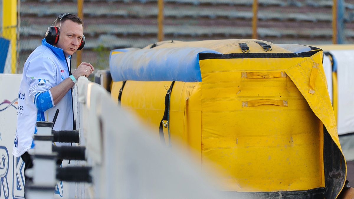 WP SportoweFakty / Tomasz Sieracki / Jacek Frątczak lubi skakać po bandzie.