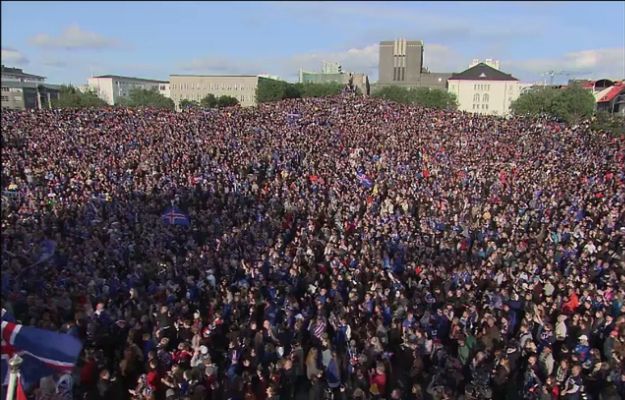 Tak świętują w Reykjaviku. Niesamowity zryw islandzkich kibiców