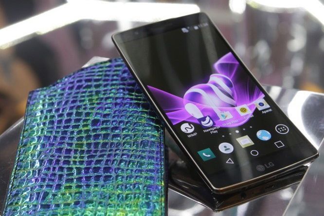 Zakrzywiony LG G Flex2 dostępny w Polsce, obecnie tylko w drogim abonamencie