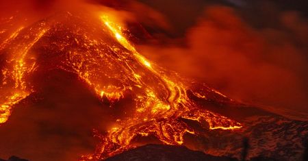 Sycylia. Na włoskiej wyspie doszło do widowiskowej erupcji wulkanu Etna