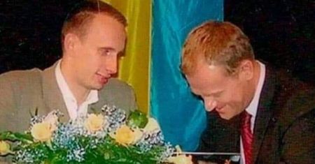 Janusz Kowalski mówi o zdjęciu z Tuskiem. "To kwiaty dla mnie"