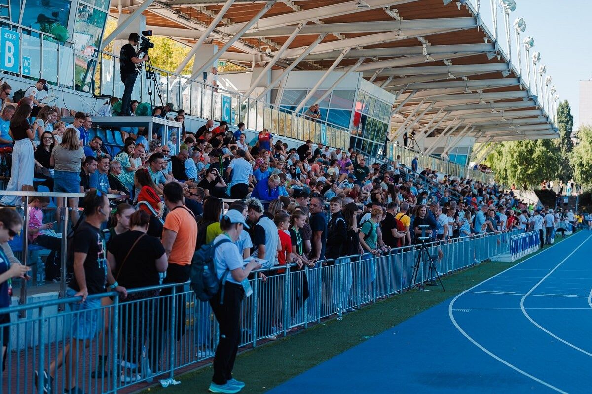 Kibice podczas Mistrzostw Polski w lekkiej atletyce do lat 16