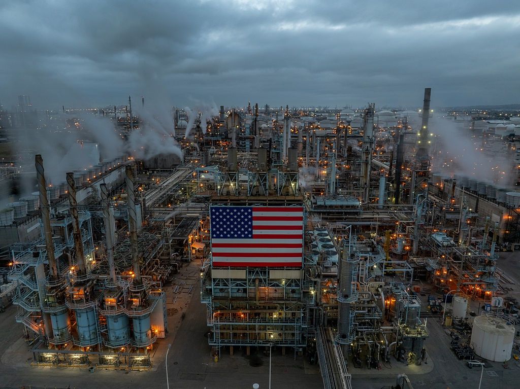 USA pożyczają ropę z rezerw, by walczyć z wysokimi cenami