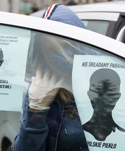 Ksiądz, który groził bronią uczestniczkom Strajku Kobiet w Gdańsku, dalej uczy dzieci