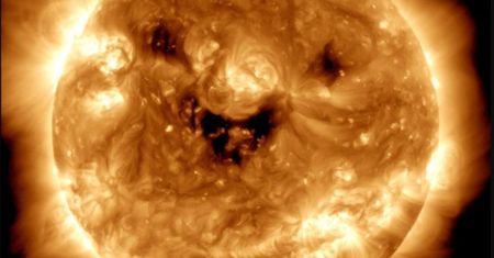 Uśmiechnięte Słońce. NASA wykonała zdjęcie jedyne w swoim rodzaju