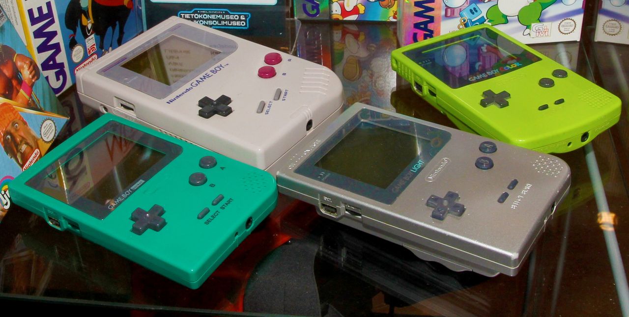 Game Boy, Game Boy Pocket, Game Boy Light i Game Boy Color