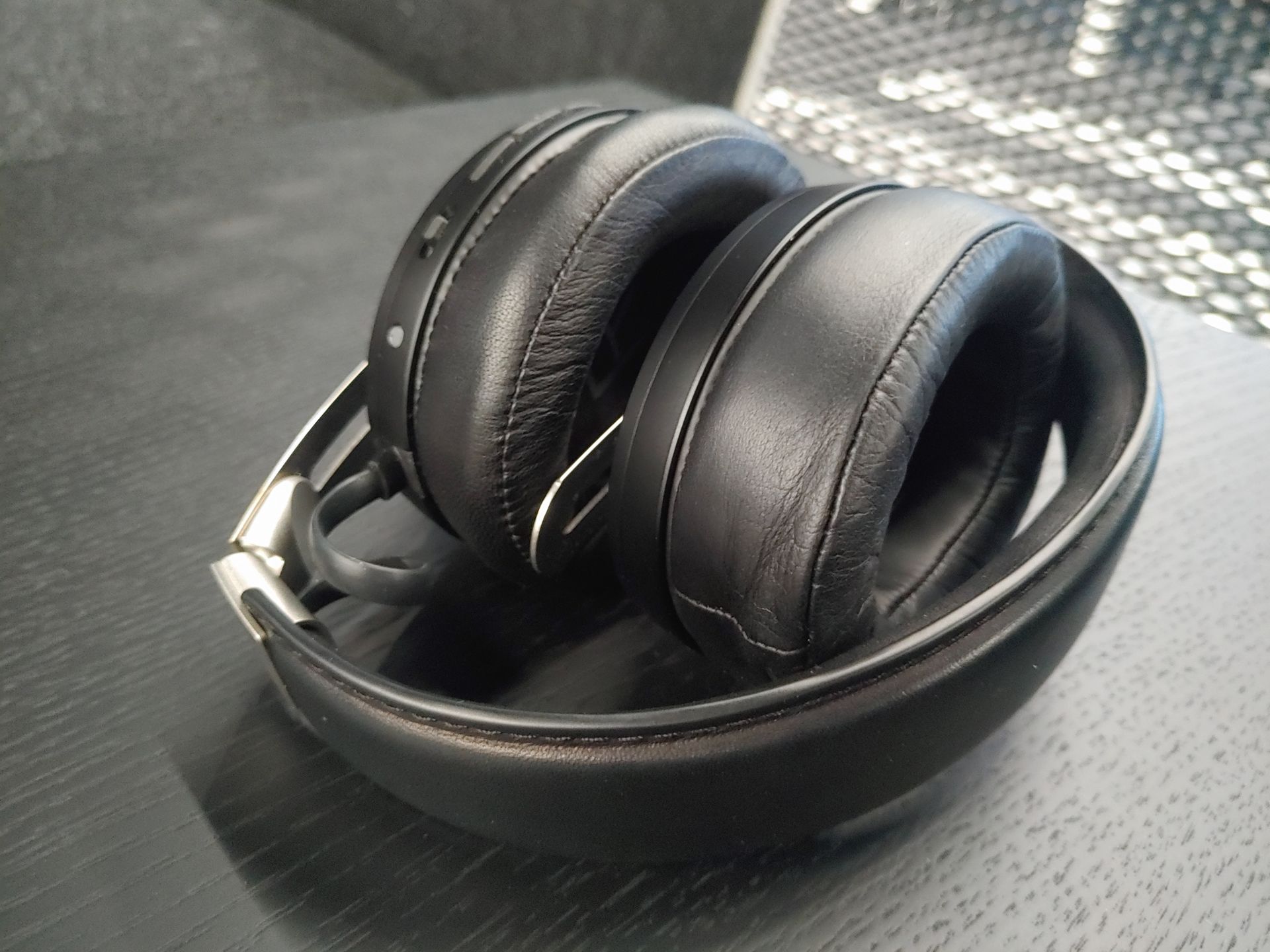 Sennheiser Momentum 3 Wireless. Słuchawki godne 2020 roku. Recenzja 7