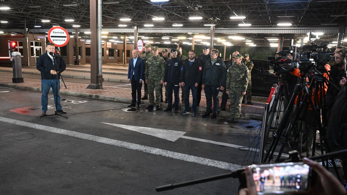 Marcin Kierwi�ski
Wojtek Jargi�o
konferencja, polityk, polityka, z Bia�orusi�, zawieszenie ruchu granicznego