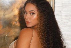 Beyoncé zachwyca w codziennej stylizacji. Postawiła na hitową spódniczkę