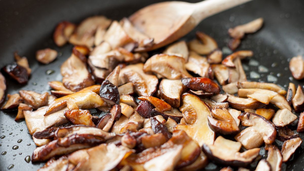 Pokrojone i podsmażone grzyby