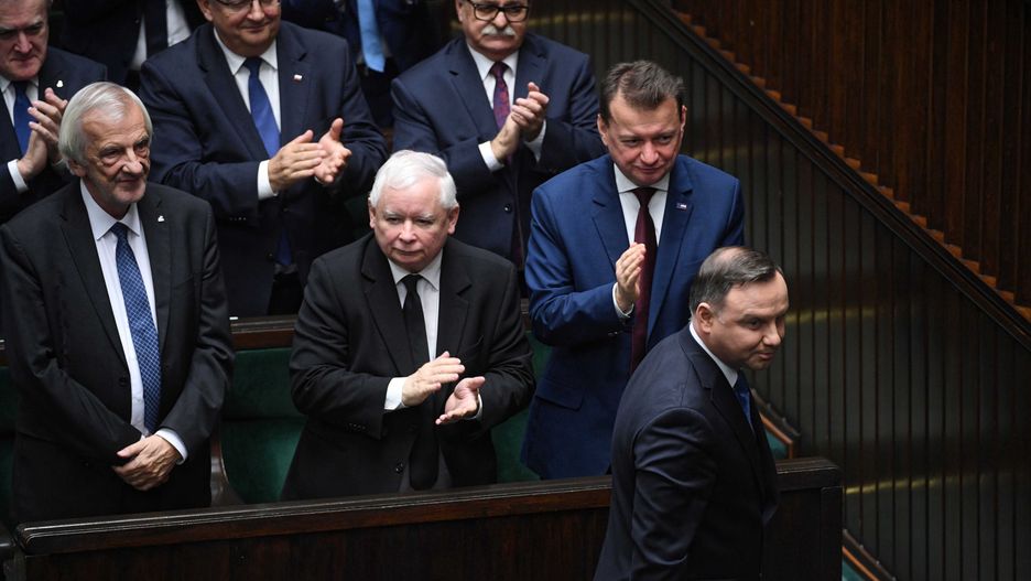 Najnowszy sondaż. Czy Andrzej Duda jest niezależny od prezesa PiS? 