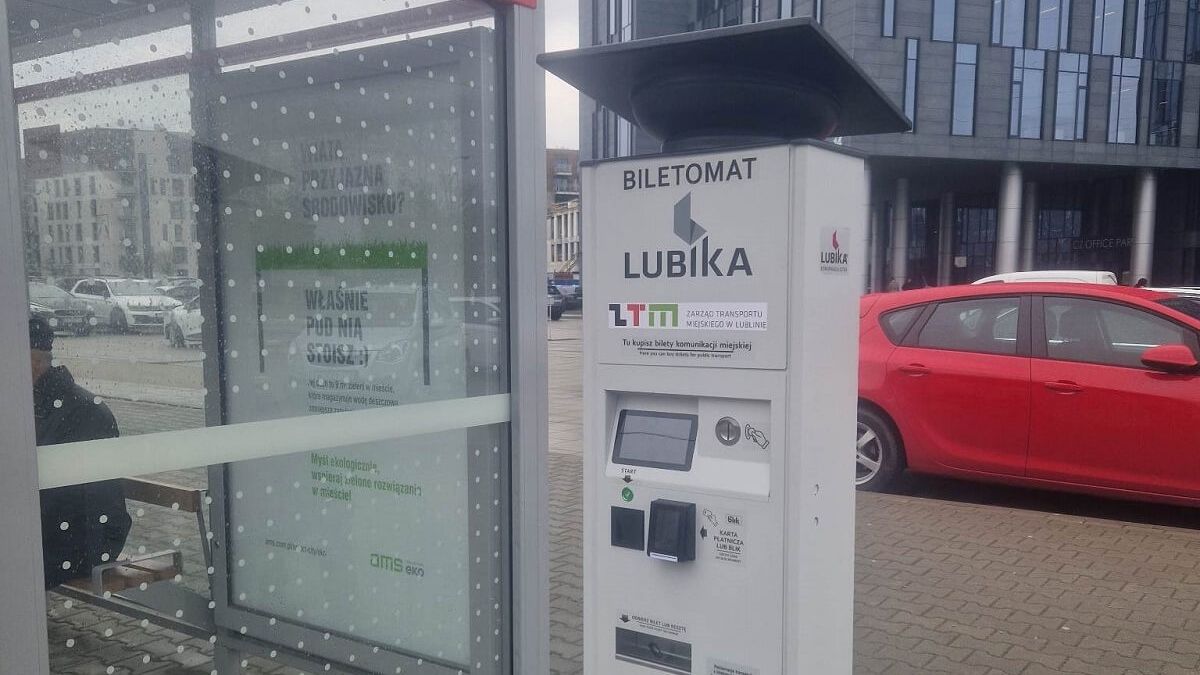 Biletomat zasilany słońcem