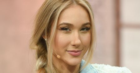 Gwiazdy rozjaśniają włosy na lato. Zainspiruj się tymi blond fryzurami