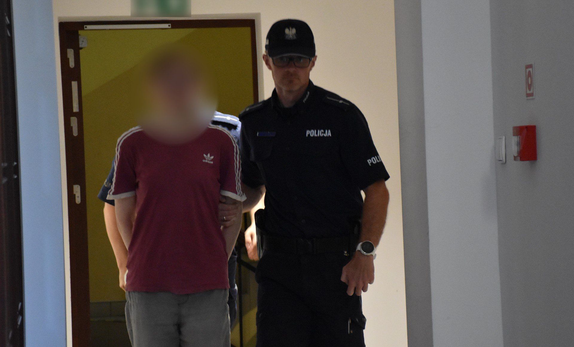 15.07.2025 r. Przed Sądem Okręgowym w Kaliszu ruszył proces wnuczki, która usiłowała zabić własną babcię w Ostrowie Wielkopolskim.