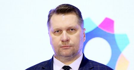 "Majteczki w kropeczki" w operze. Kontrola po urodzinach współpracownika Czarnka