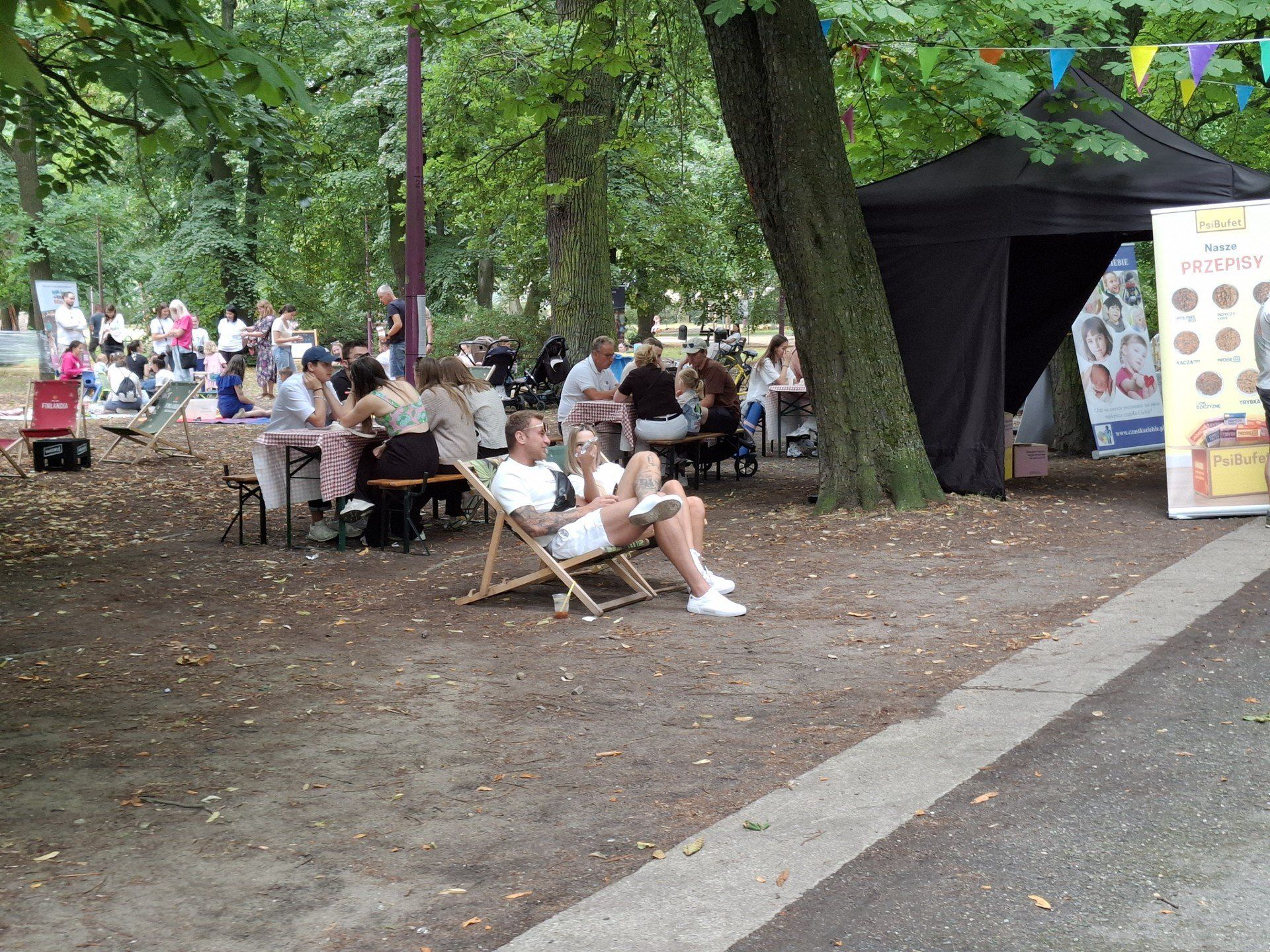 Wrocław jada śniadanie w plenerze! Park Andersa w niedzielę pachnie brioszką, jajecznicą i świeżymi wypiekami