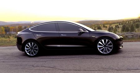 Zamów dziś Model 3, a będzie twój w… 2019 roku