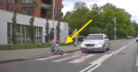 Sekundy od tragedii. Dziecko wjechało na pasy. Jest nagranie