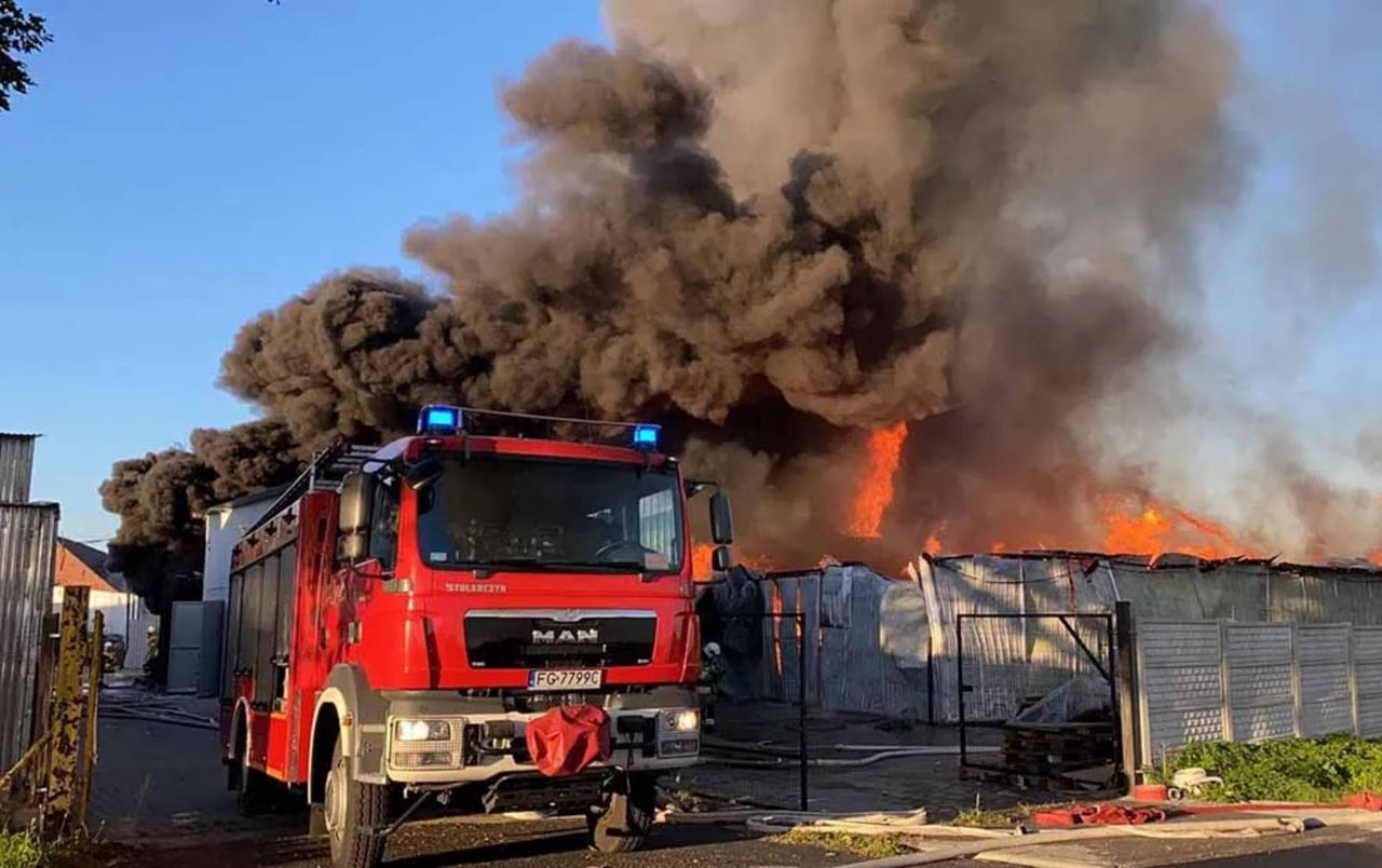 Gigantyczny pożar fabryki. Wszystko spłonęło