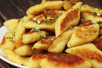 Mięciutkie kopytka jak z baru mlecznego. Unikaj 1 błędu, a nie wyjdą gumowate