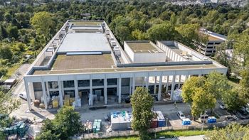 Kraków: Centrum Muzyki przy Błoniach jeszcze w budowie, ale już można przyjść na koncerty