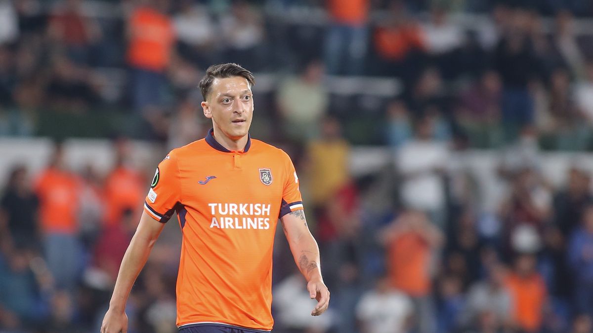 ISTANBUL, TURKEY - SEPTEMBER 15: Mesut Oezil of Istanbul Basaksehir  during the UEFA Europa Conference League group A match between Istanbul Basaksehir and ACF Fiorentina at Basaksehir Fatih Terim Stadyumu on September 15, 2022 in Istanbul, Turkey. (Photo by Ahmad Mora/DeFodi Images via Getty Images)