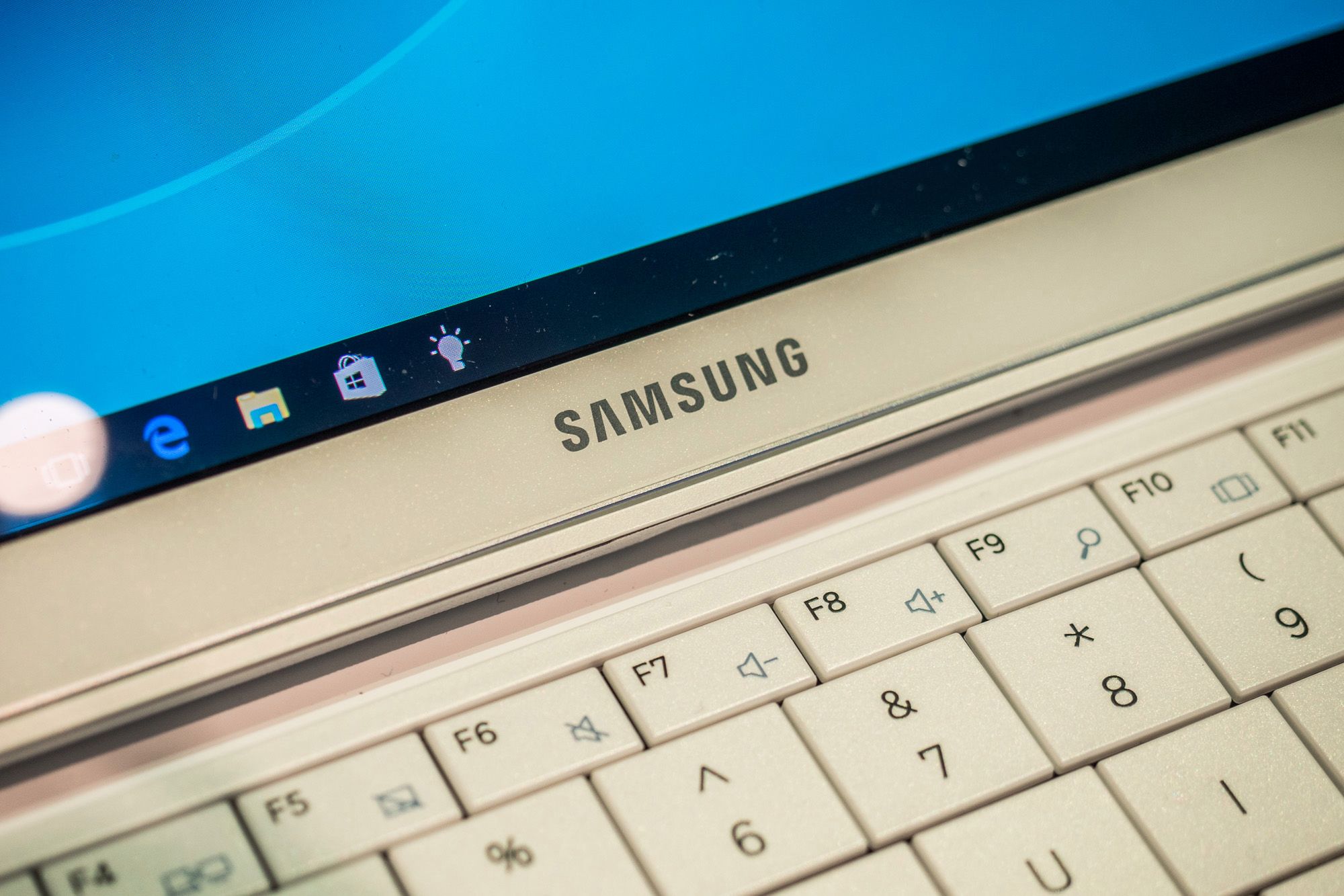 Galaxy TabPro S, Gear S2 classic w nowych wersjach i niespodzianka dla użytkowników iPhone'ów - nowości Samsunga z CES 2016 11