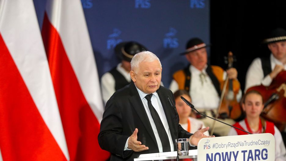 "Potrzebna jest armia". Kaczyński mówił o wyborach i odleciał