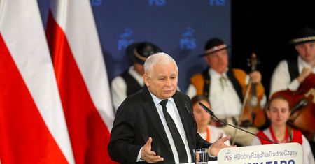 "Potrzebna jest armia". Kaczyński mówił o wyborach i odleciał