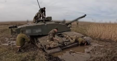 Miały być niezwyciężone. W Ukrainie pokonało je błoto