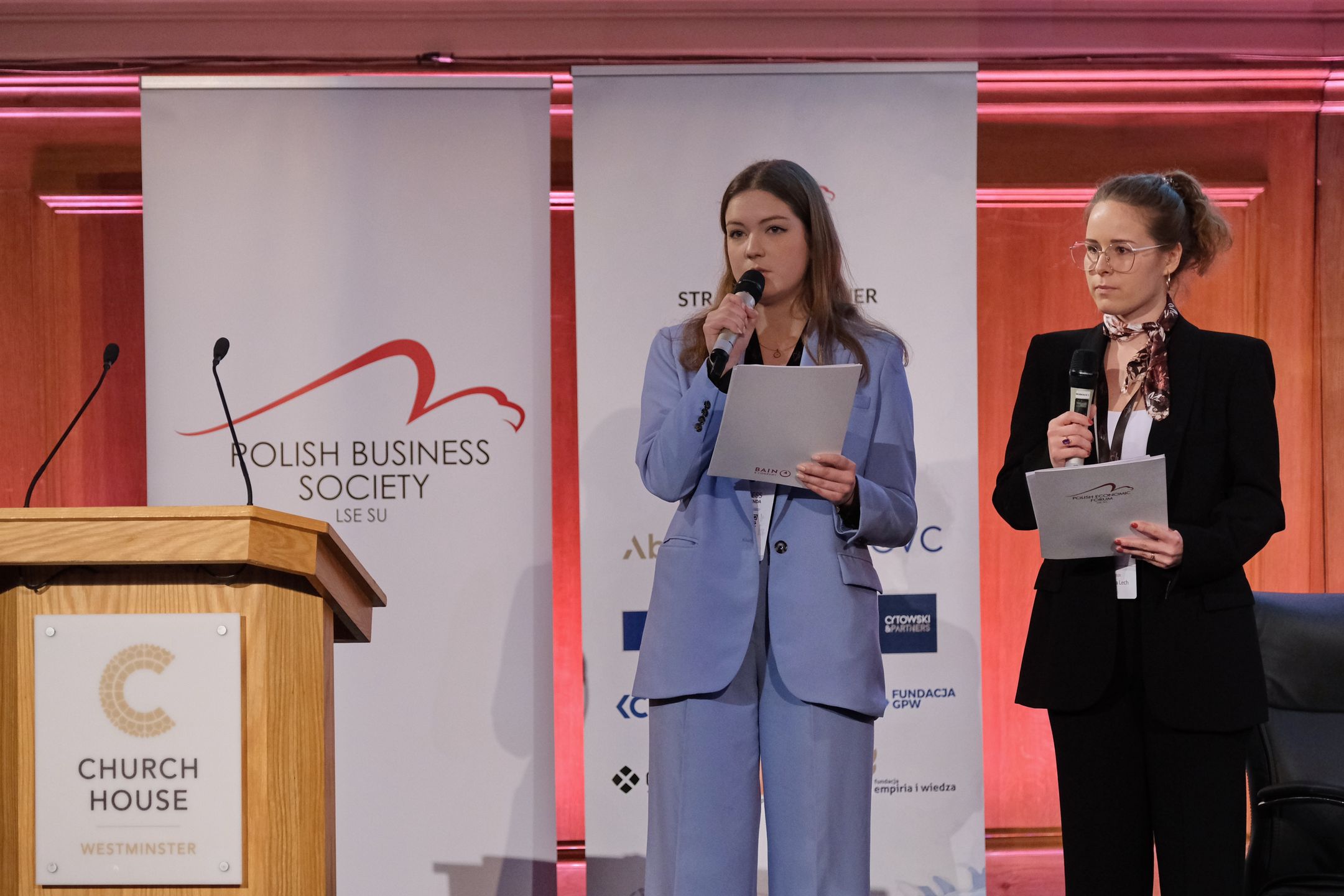 Organizatorem konferencji jest LSE SU Polish Business Society, stowarzyszenie polskich studentów London School of Economics and Political Science.