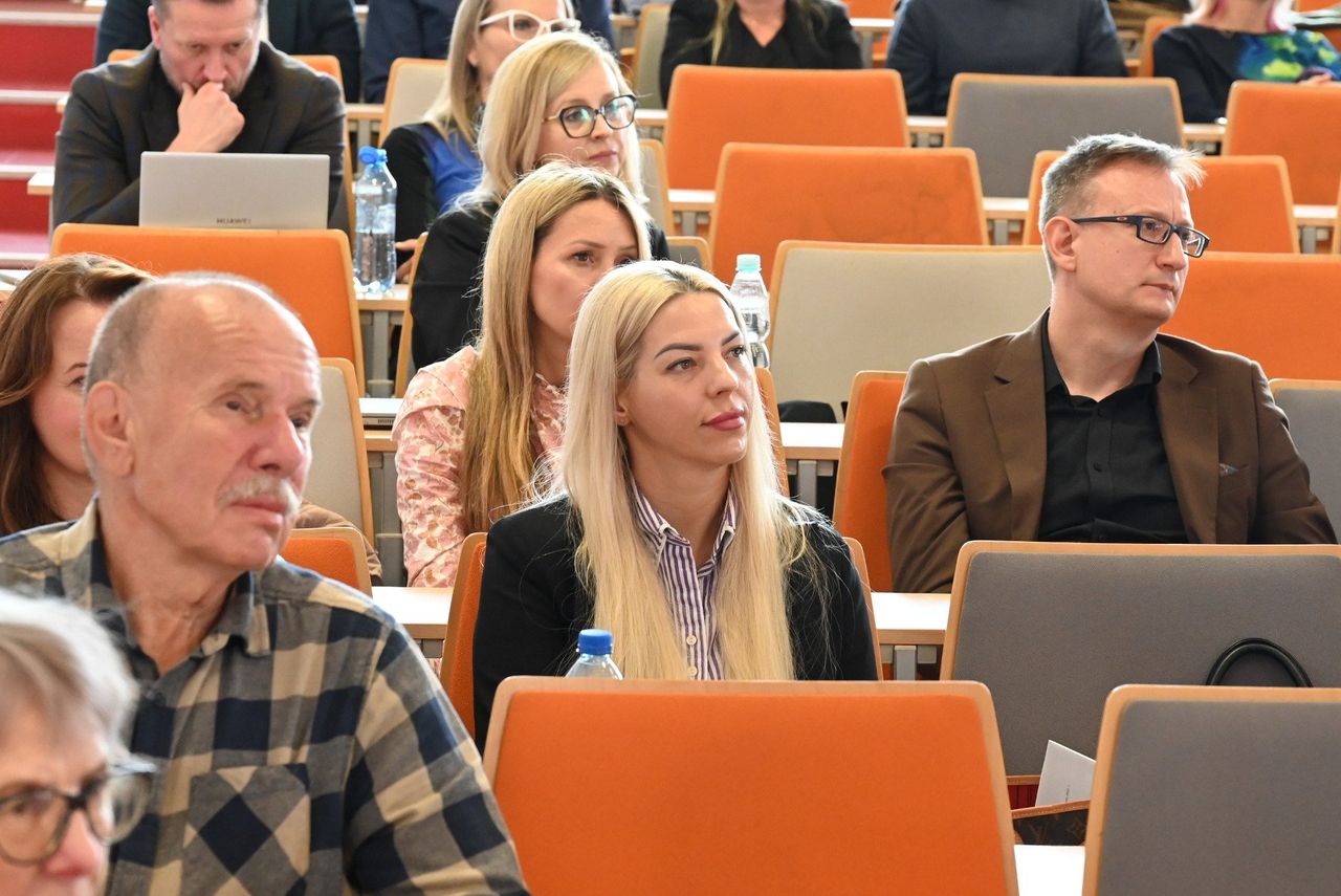 Kielce: Ponad setka radców prawnych. Dyskutowali o tym, do czego może doprowadzić nierozsądne korzystanie ze sztucznej inteligencji