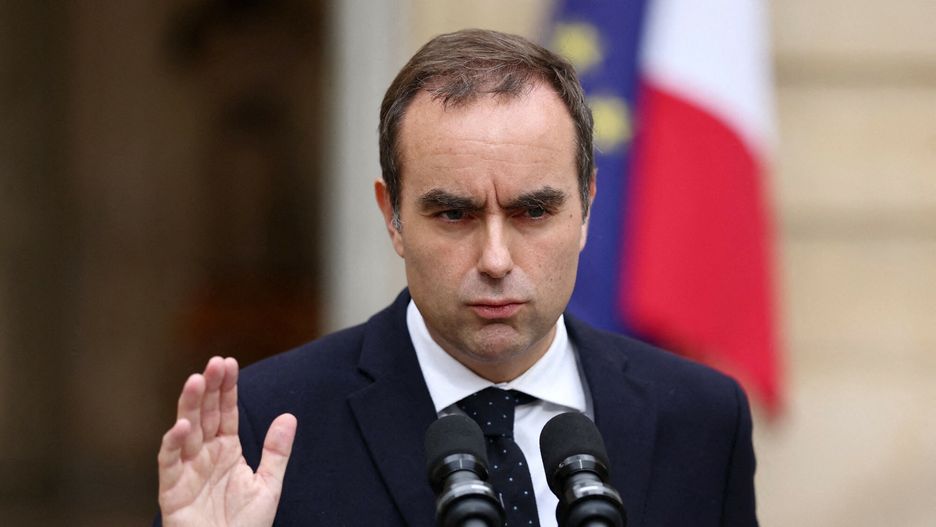 Temporary
Outgoing French Prime Minister Sebastien Lecornu, who submitted his government's resignation to the French President this morning, delivers a statement at the Hotel Matignon in Paris, on October 6, 2025. France's President Emmanuel Macron on October 6, 2025 accepted Prime Minister Sebastien Lecornu's resignation, the presidency said, plunging the European nation further into political deadlock. Macron named Lecornu last month to the post, but the largely unchanged cabinet lineup he unveiled late October 5, 2025 was met with fierce criticism across the political spectrum. (Photo by Stephane Mahe / POOL / AFP)
STEPHANE MAHE